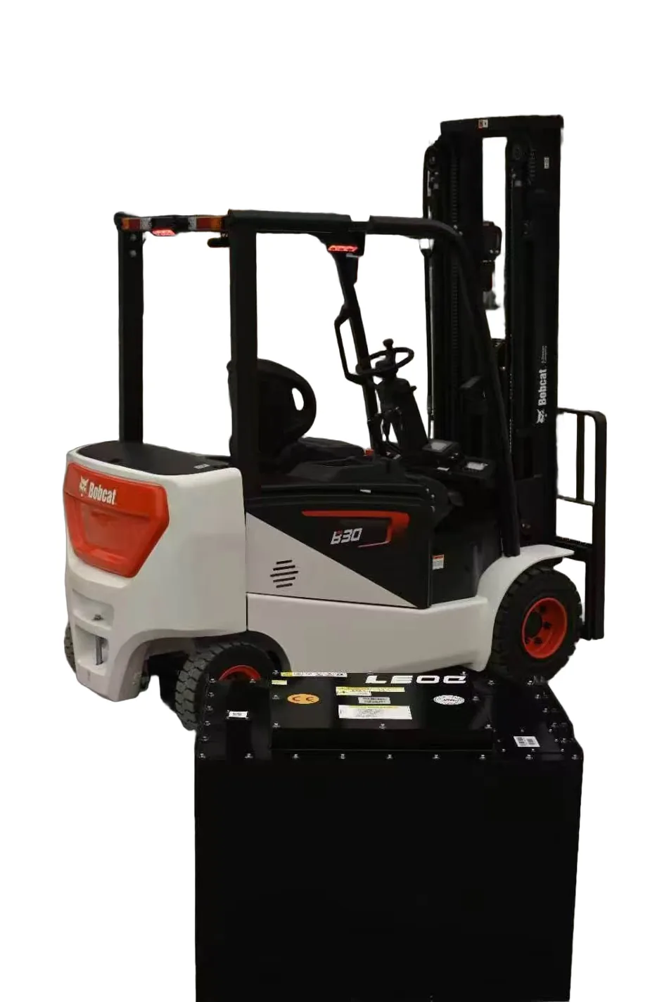 두산(Bobcat) 지게차 앞에 놓인 LEOC 배터리